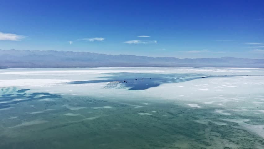 青海海西茶卡盐湖茶卡天空壹号景区4k航拍视频