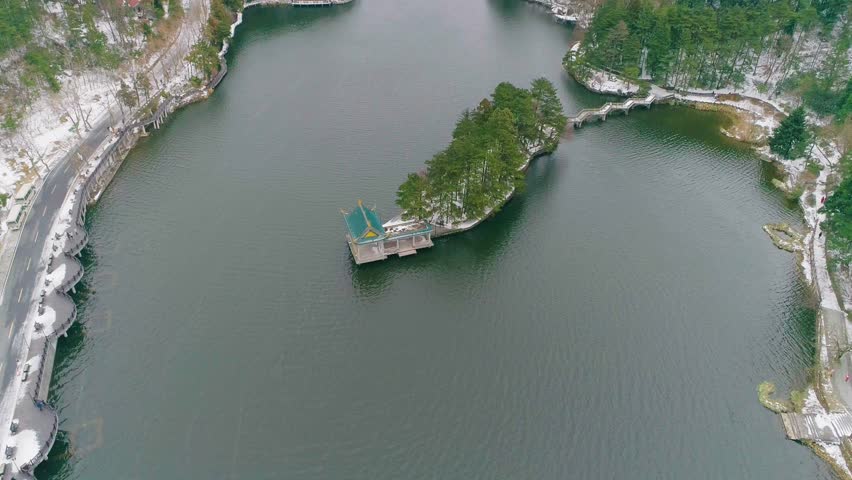 雪天庐山如琴湖忆琴亭4k航拍视频